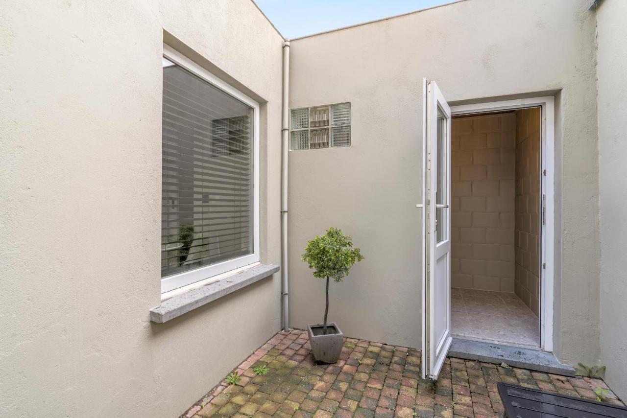 Appartement Cosy, Furnished & Renovated Flat With Outside Lounge à Gand Extérieur photo